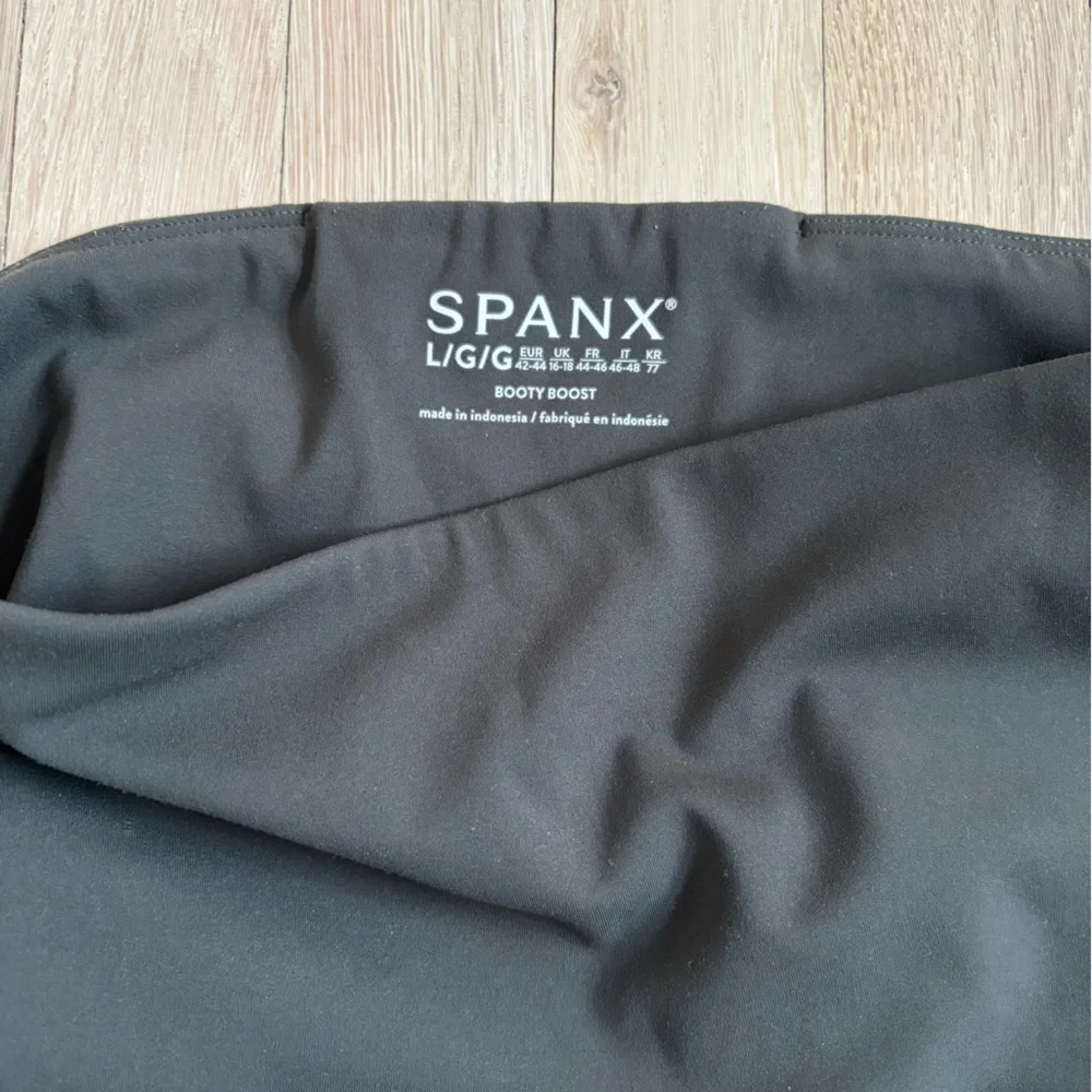 Spanx Booty Boost 7/8 Leggings - Picture 4 of 4